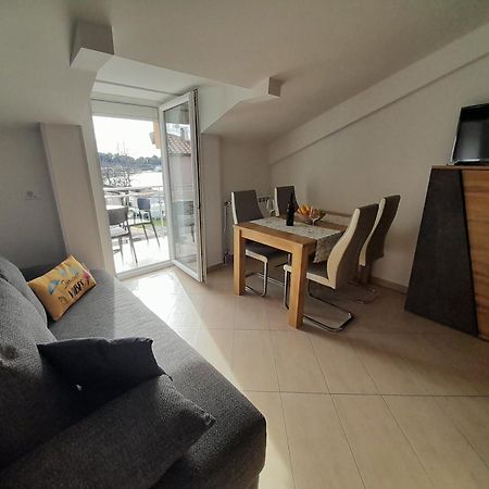 Apartman Voch Zambratija  Zewnętrze zdjęcie