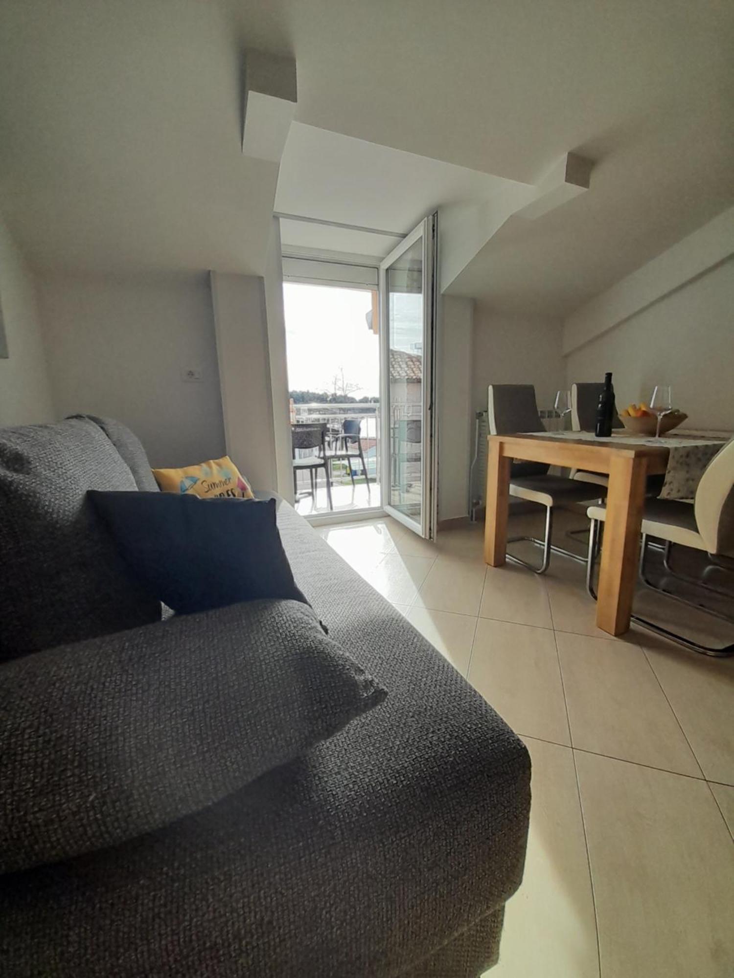 Apartman Voch Zambratija  Zewnętrze zdjęcie